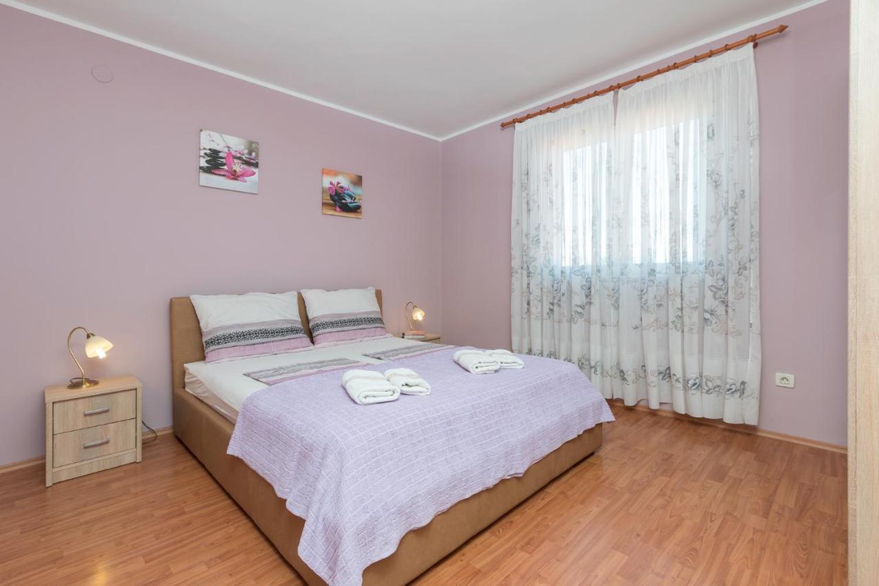 Apartment Rubina With Secure Parking Medulin Bagian luar foto