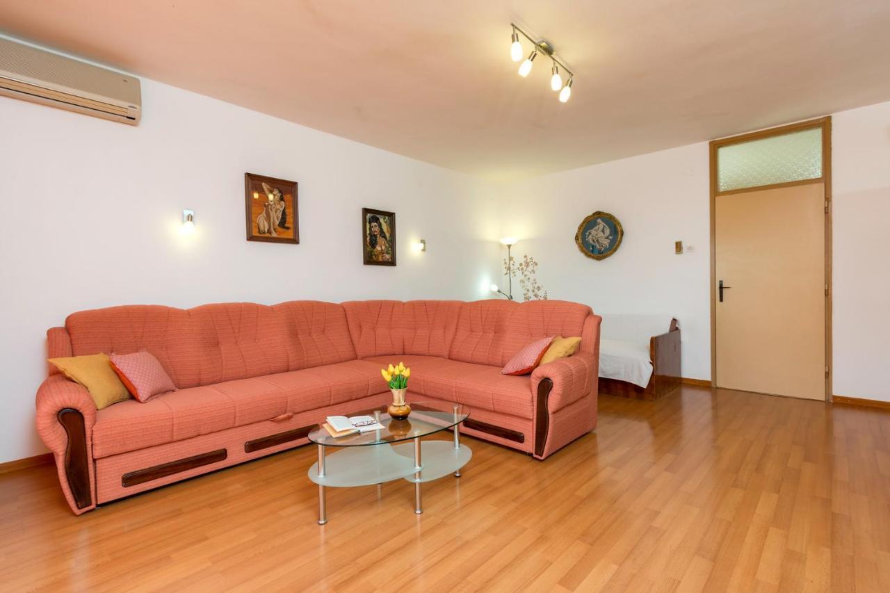 Apartment Rubina With Secure Parking Medulin Bagian luar foto