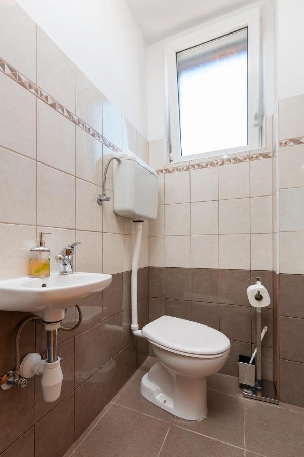Apartment Rubina With Secure Parking Medulin Bagian luar foto